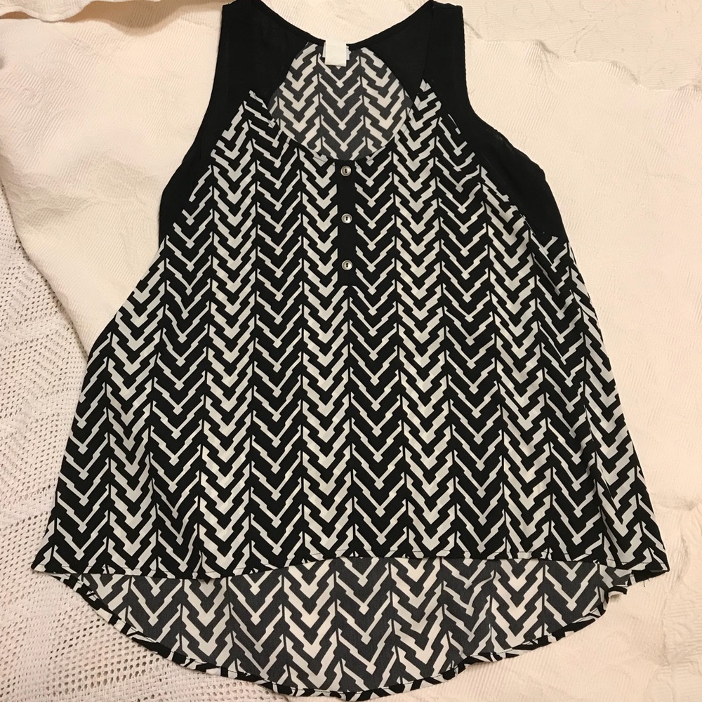 Flowy chevron black and white fancy tank top